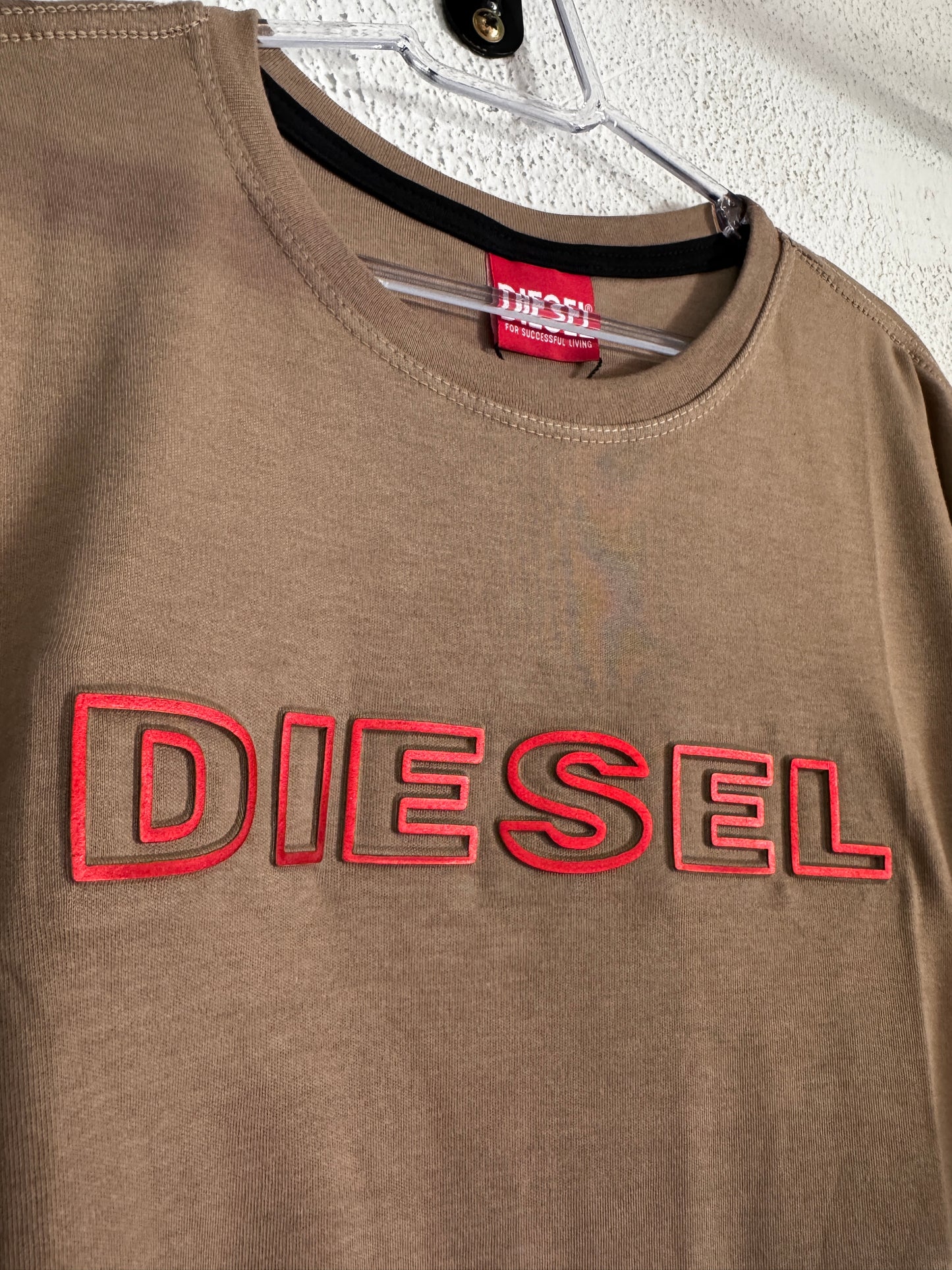 Camiseta Diesel Escrita Vermelha