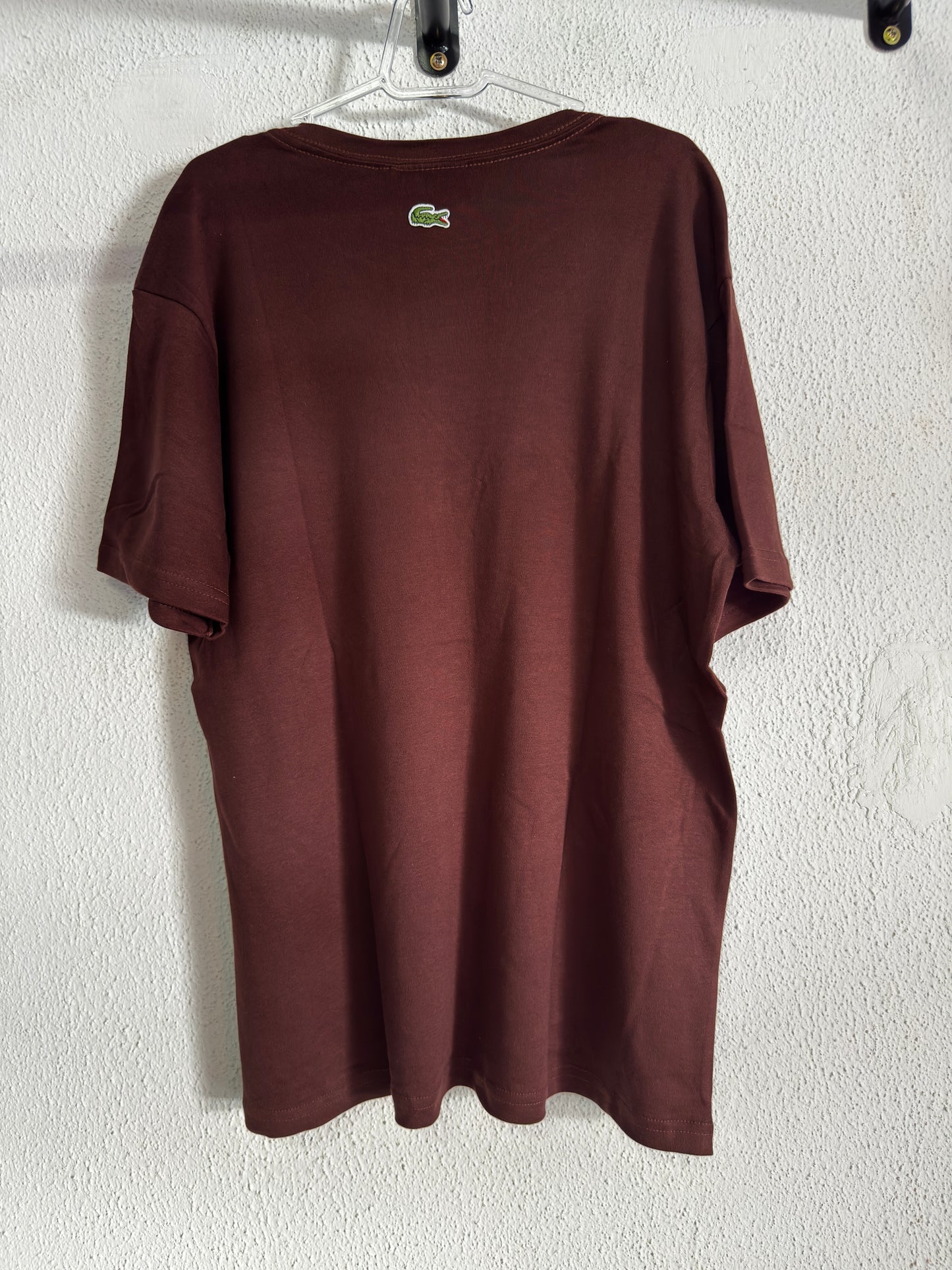 Camiseta Lacoste Escrita Couro