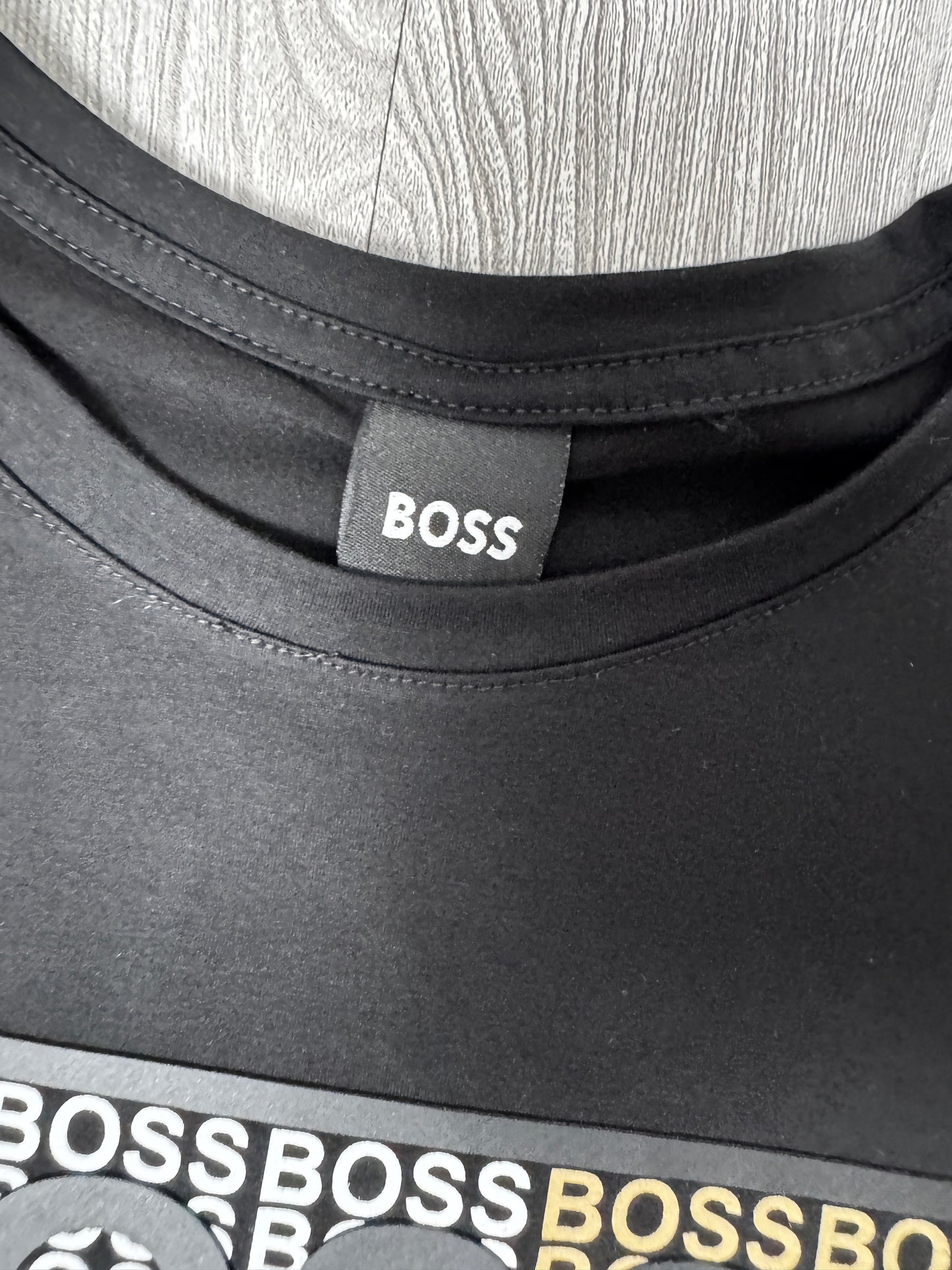 Camiseta BOSS Multicolor Box Logo