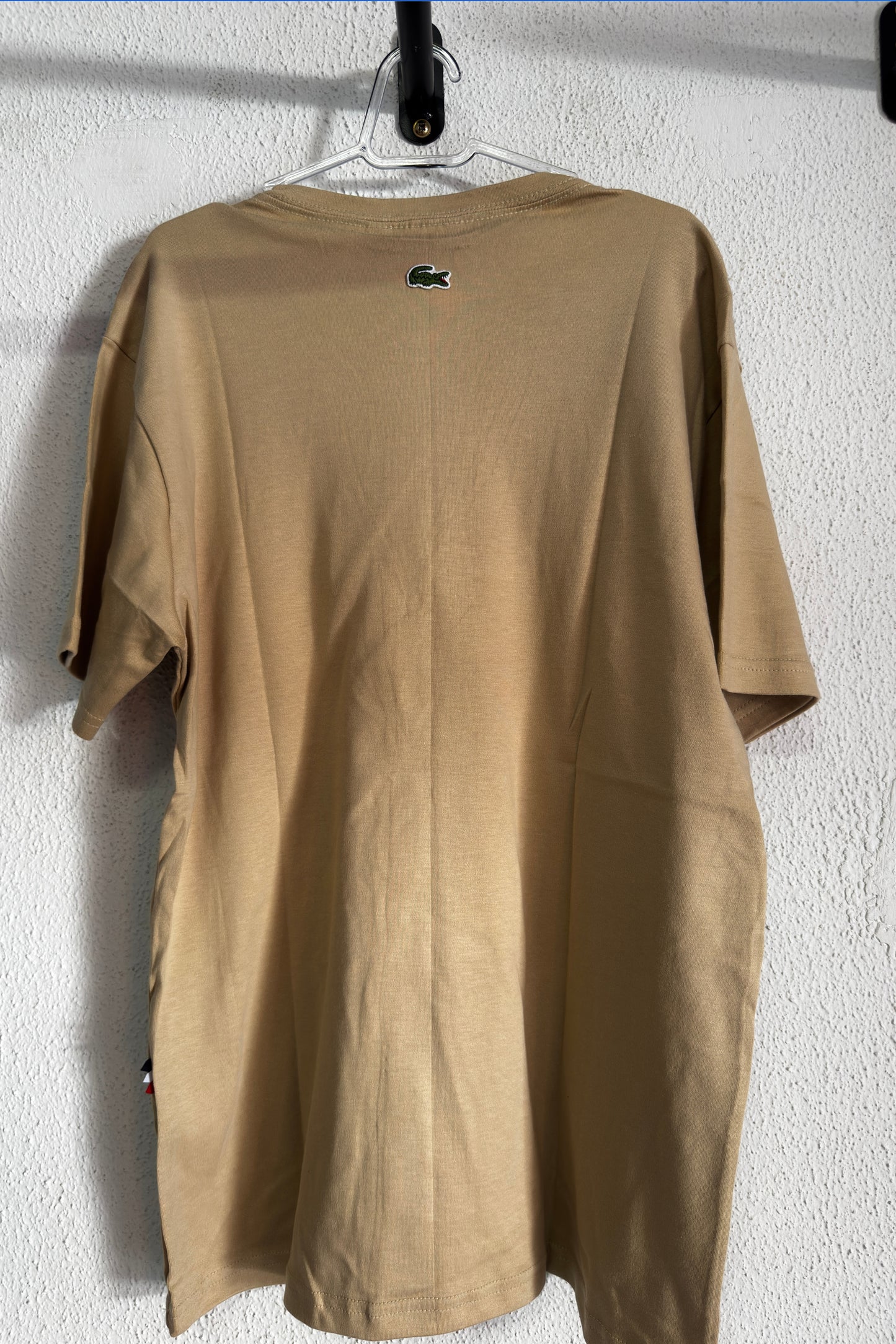 Camiseta Lacoste Escrita Couro