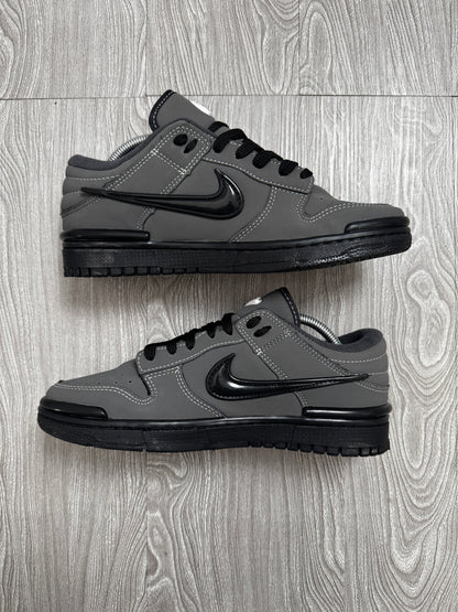 Tênis Nike Dunk Low "Photon Dust / Black"