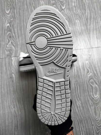 Tênis Nike Dunk Low "By You / Panda Grey"