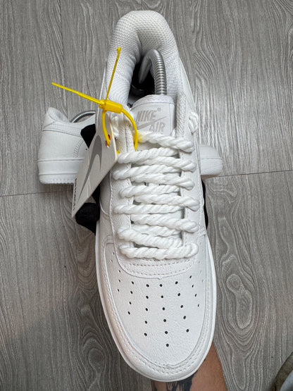 Tênis Nike Air Force 1 Low “Triple White”