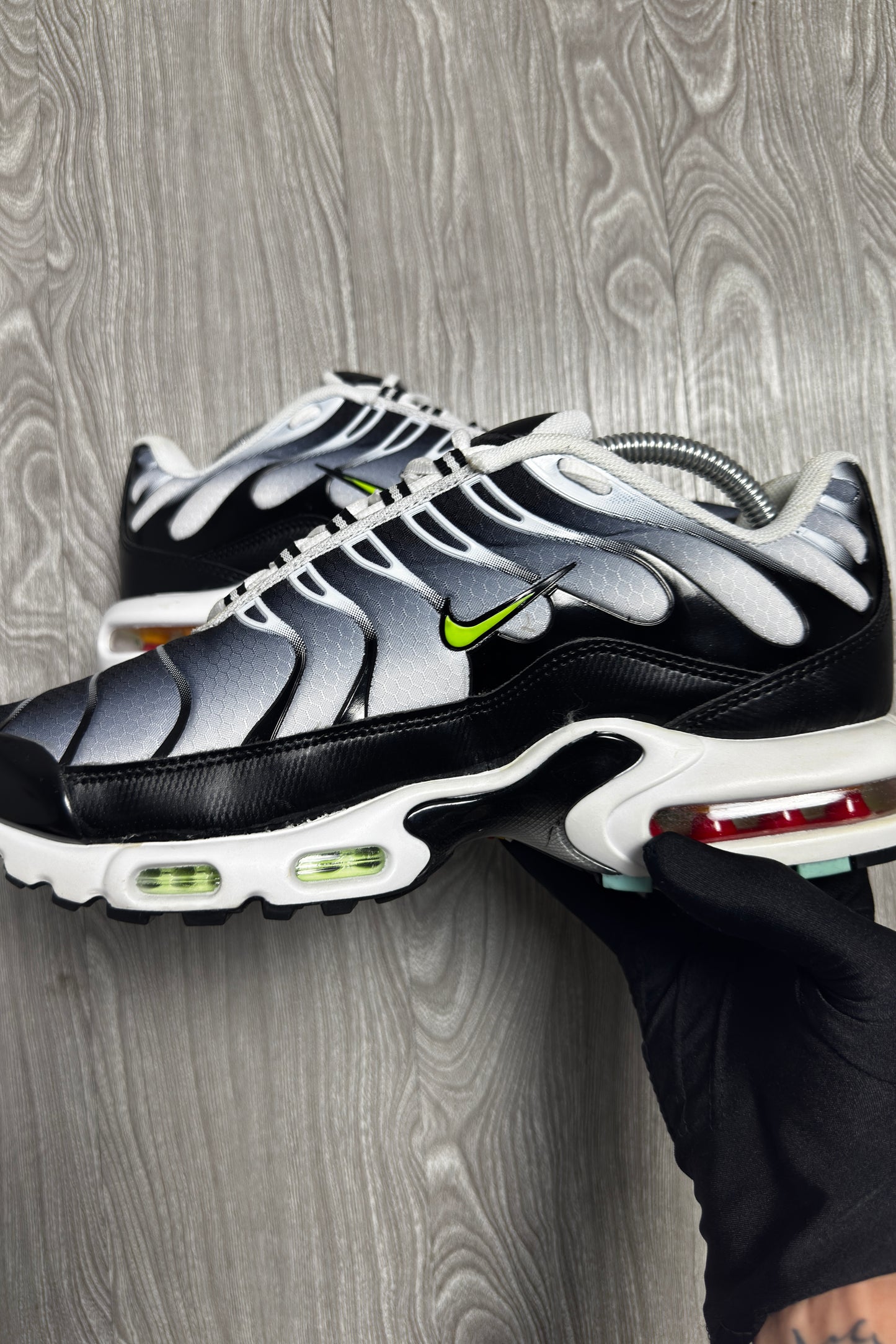 Tênis Nike TN Black/Volt/Crimson