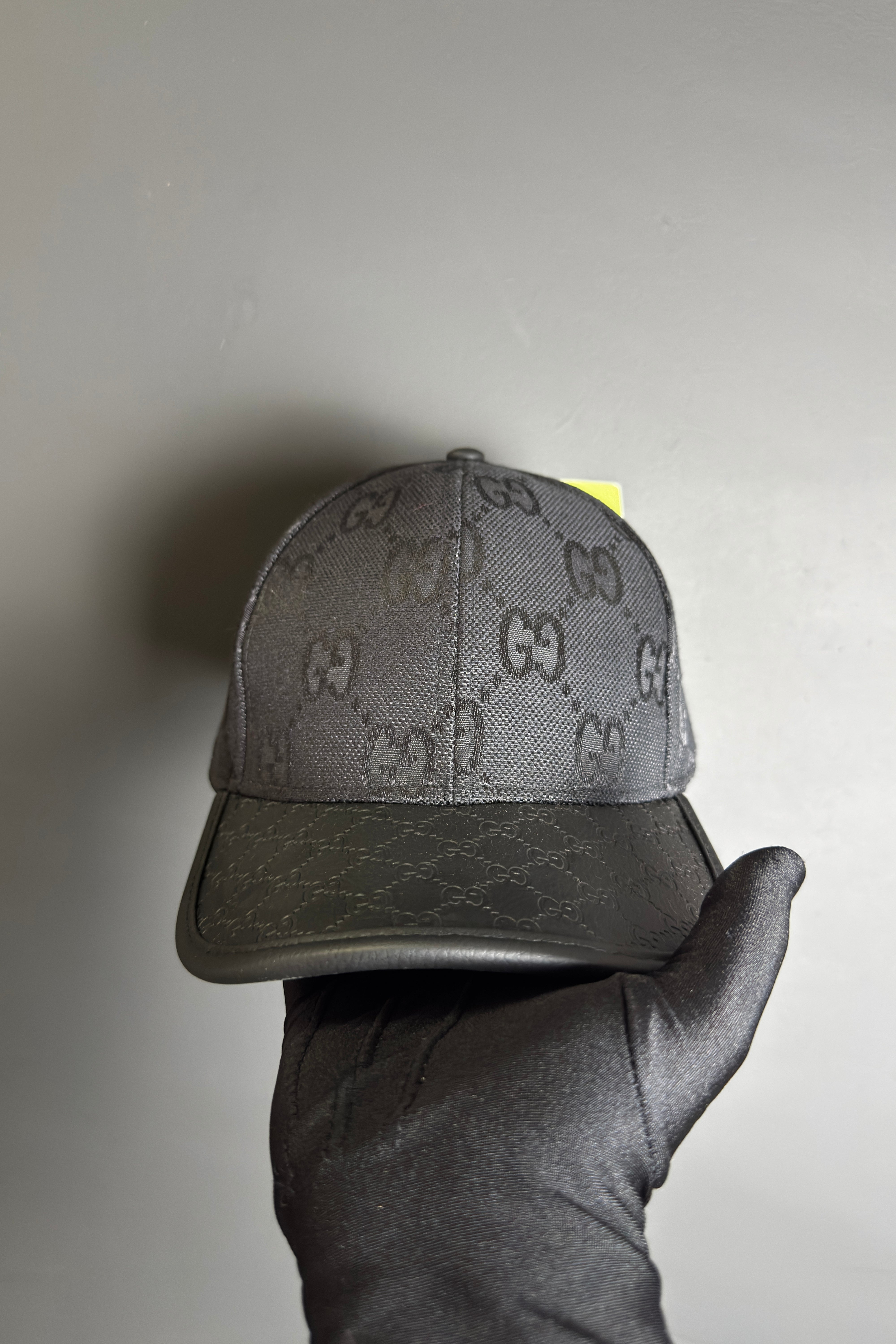 Boné Gucci GG Black Supreme