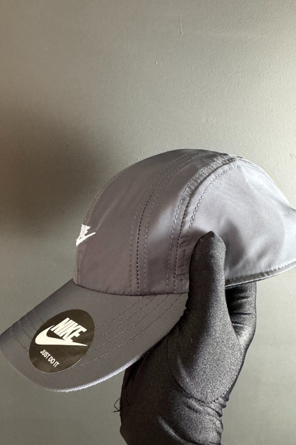 Boné Nike Club Swoosh