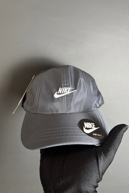 Boné Nike Club Swoosh